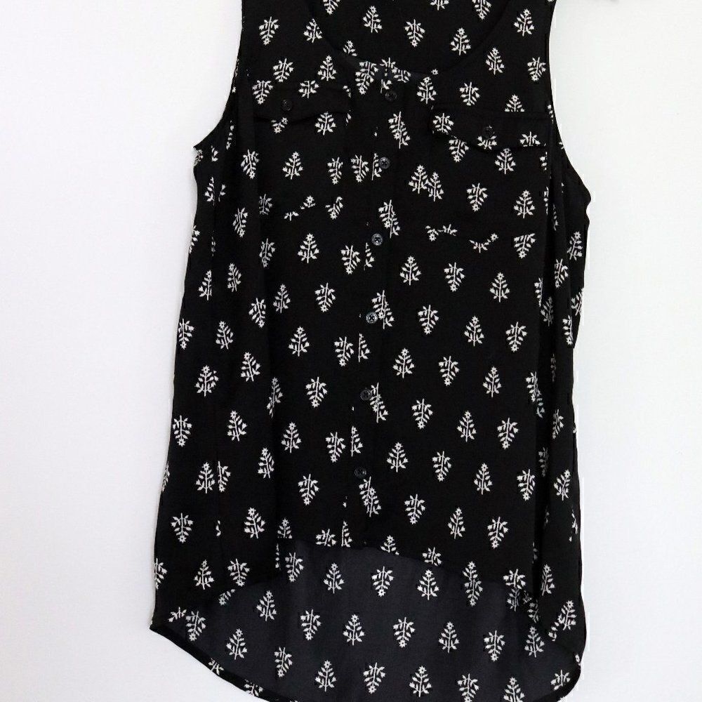 Forever 21 Sleeveless Top  - Picture 2 of 4